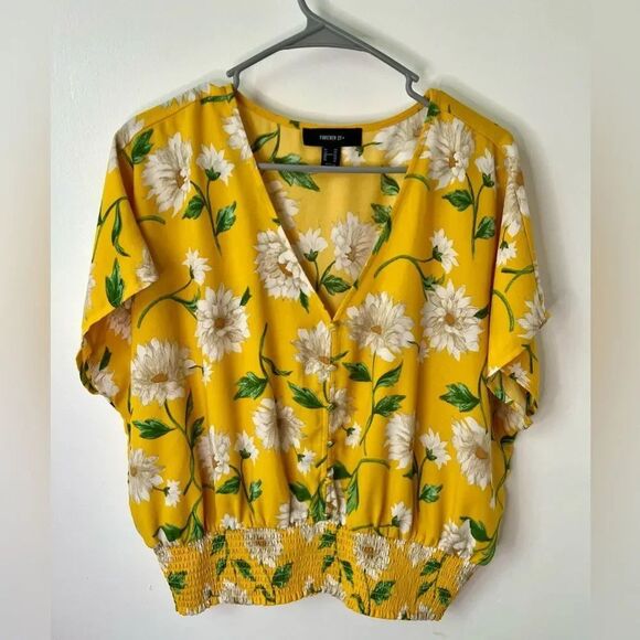 Forever 21 Tops - Forever 21+ Plus Size Daisy Floral V-Neck 0X Smocked-Hem Cropped Top Dolman